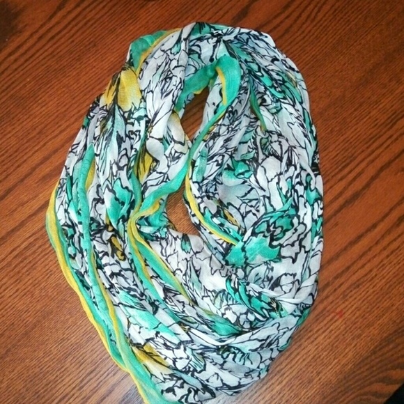 The Limited Accessories - Limited infinity scarf